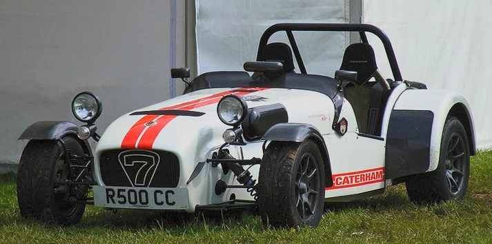 Gran Turismo 7 recibe cuatro nuevos coches, pero la comunidad sigue esperando más 1 Caterham Super Seven R500