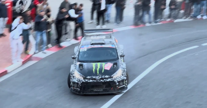 yaris rally2 derrapando